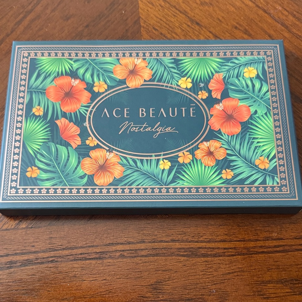 Ace Beauté Nostalgia Eyeshadow Palette - Teal, Orange, Green